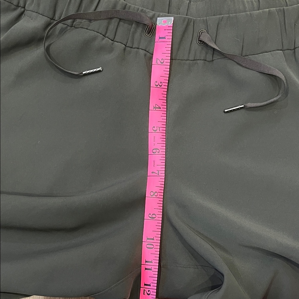 lululemon athletica Women's Dark Olive Green Joggers - Picture 6 of 7
